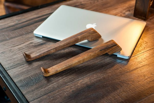 Chân đế tản nhiệt laptop bằng gỗ